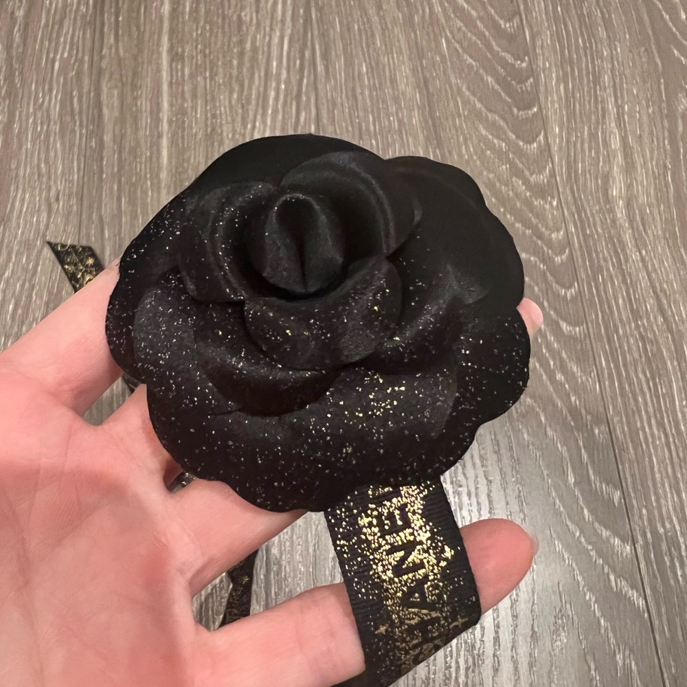 Limited Chanel Camellia Ribbon Set - Picture 3 of 5